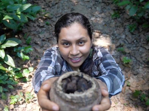 La joven castañera que protege nuestra herencia: el futuro de los bosques en Madre de Dios